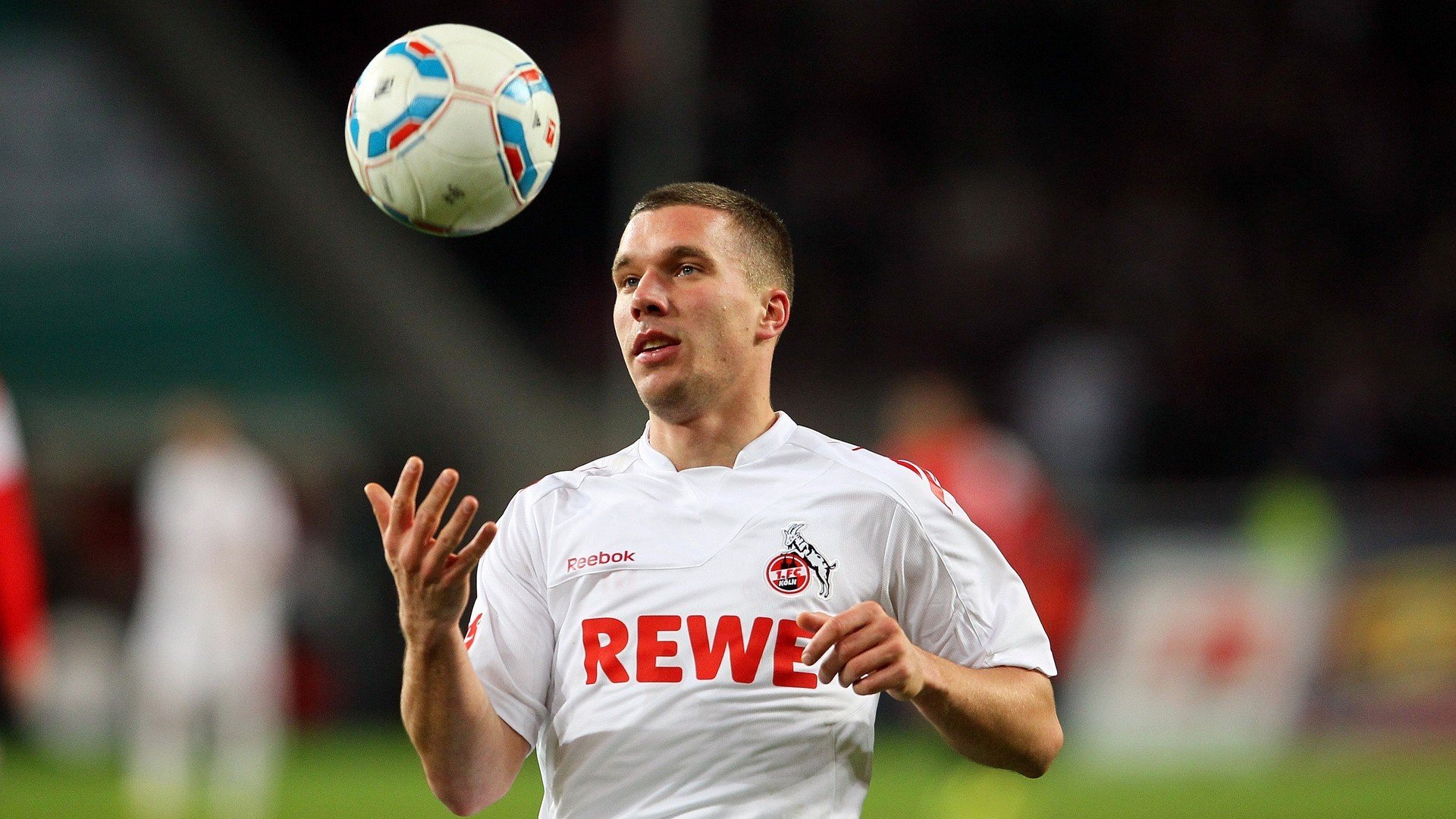 kaiyun开云·官方网站-克鲁中场组织有序，铁路军团稳扎稳打，克克鲁开战了